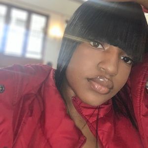 Meet your Posher, Shakia